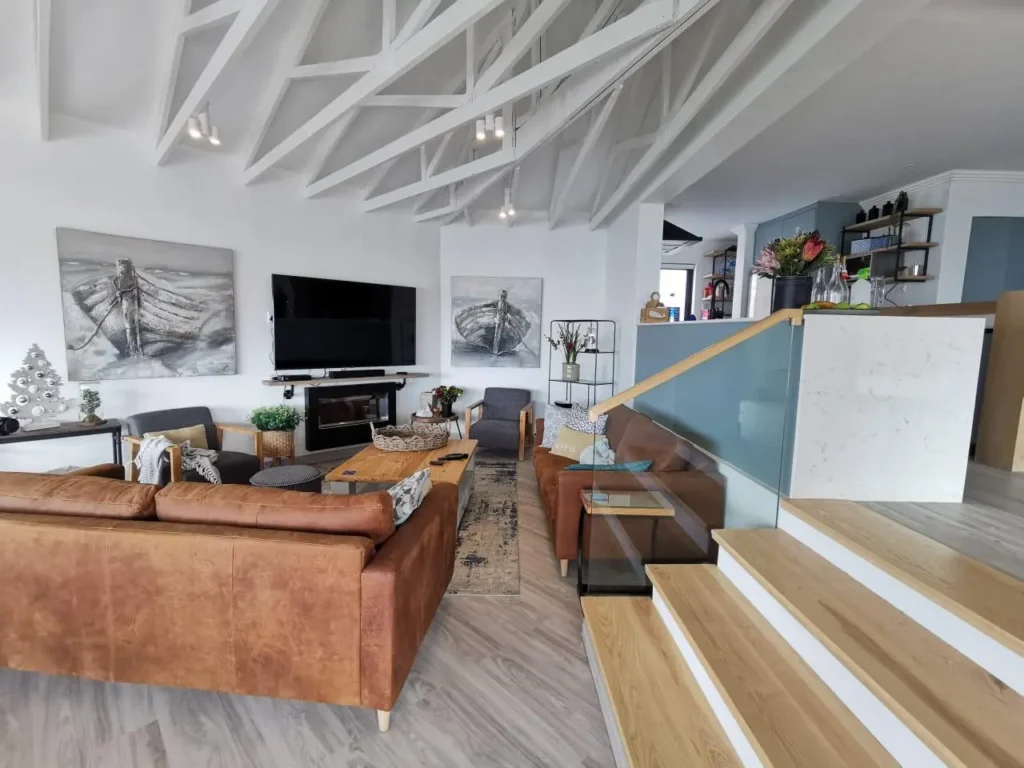 Living Area (12)