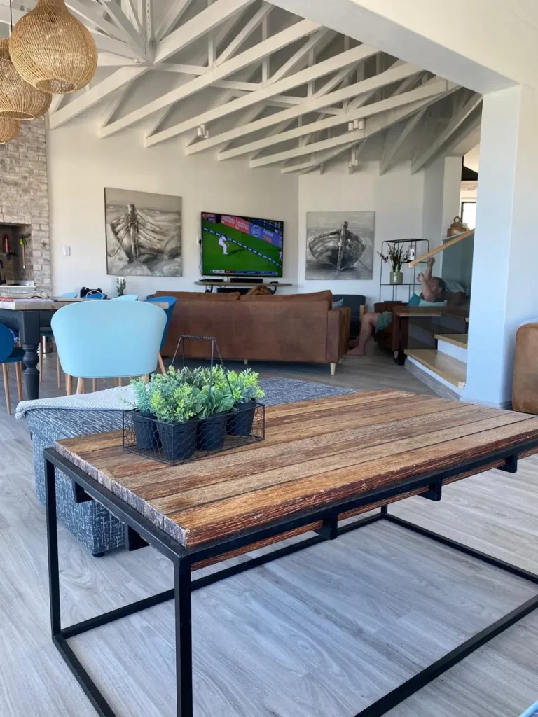 Living Area (14)