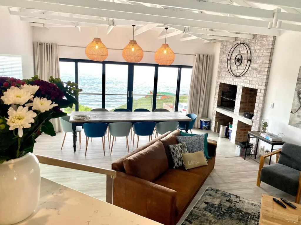 Living Area (2)