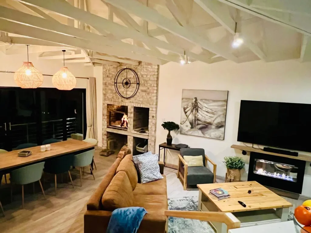 Living Area (20)
