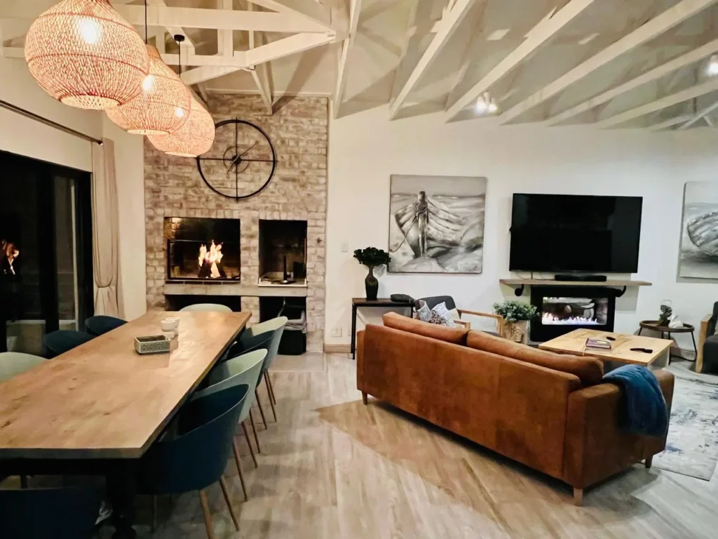 Living Area (25)