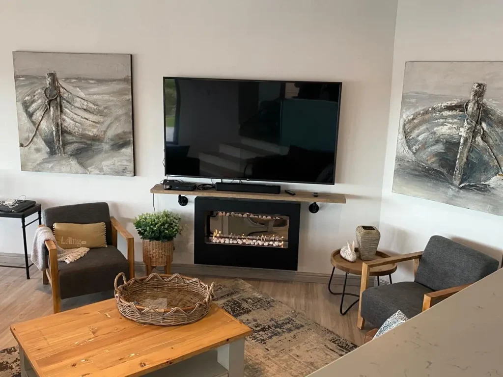 Living Area (3)