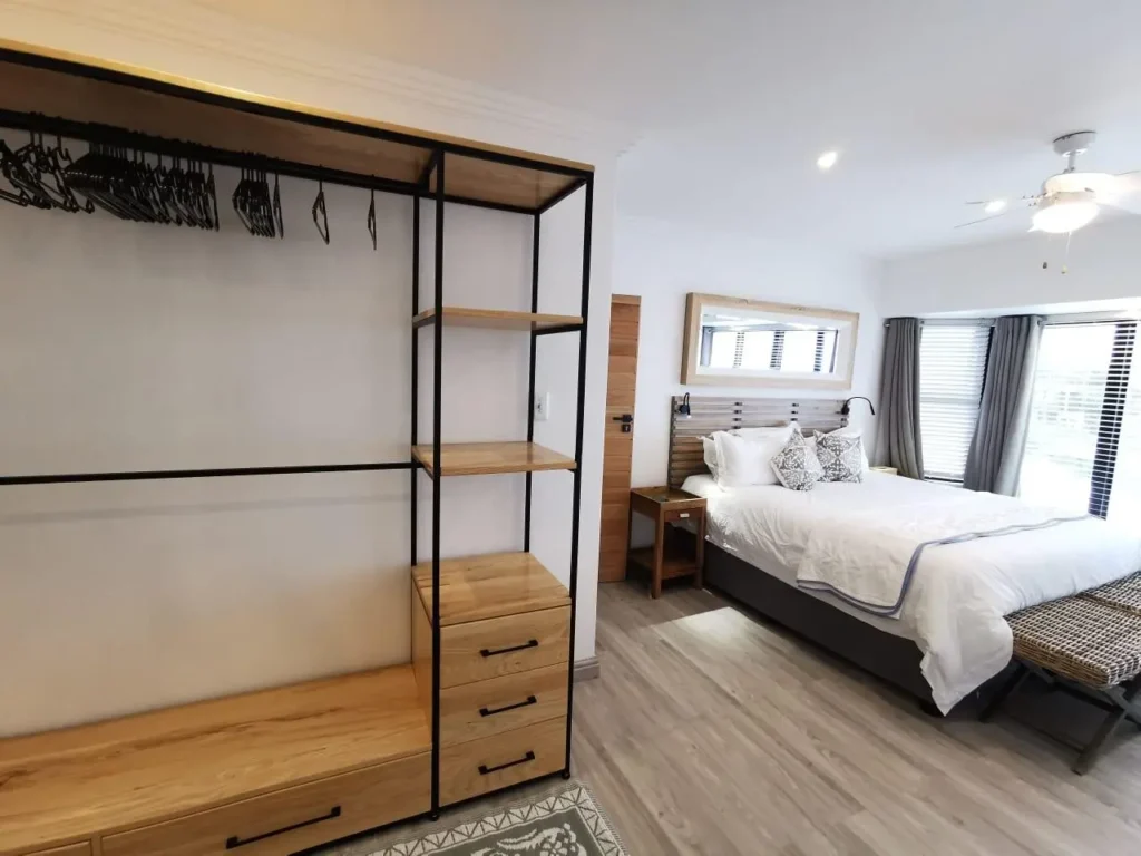 Main Bedroom (4)