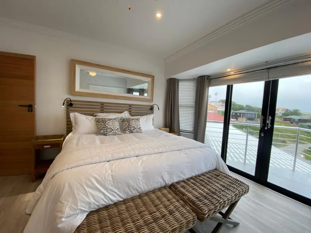 Main Bedroom (6)